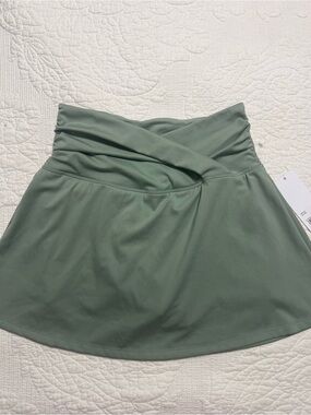 YOGALICIOUS LUX Lightstreme Flirty 2 in 1 Skort Shorts Green  NWT Size S #589